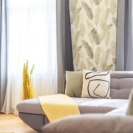 Deluxe Izabella Center With 4bedrm, 3bathrm Budapest