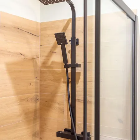 Deluxe Izabella Center With 4bedrm, 3bathrm Apartmán